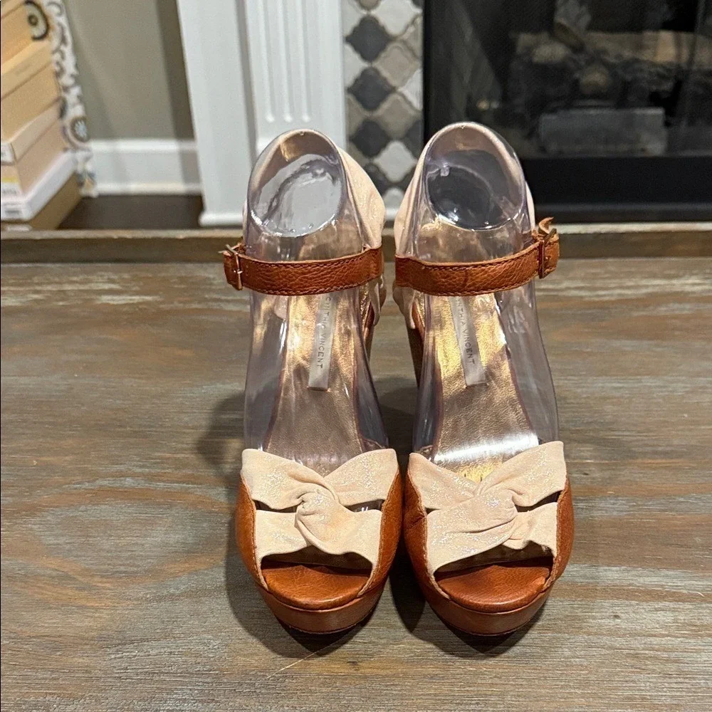 Cynthia Vincent Leather Wedge Sandals Size 9 Brown Knot Peep Toe Boho Chic